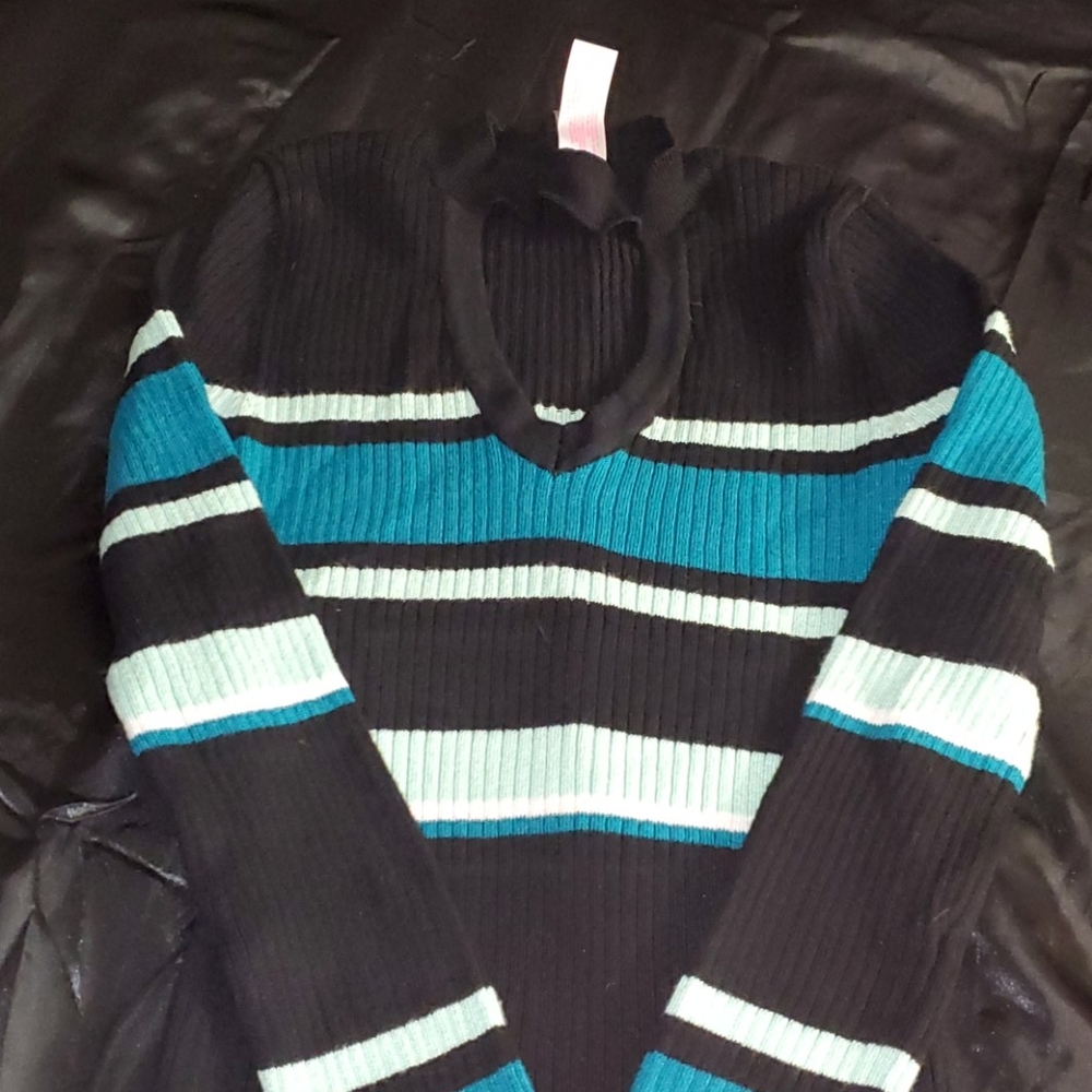 Sweater - Picture 1 of 3